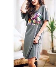 肩スリットTシャツワンピ