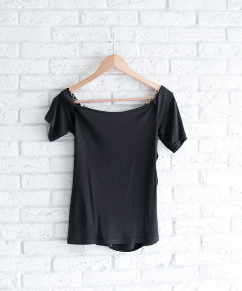 cawaii（カワイイ）の「サークルストラップのオフショルダートップス（Tシャツ/カットソー・レディース・ブラック・FREE）」の4枚目の写真