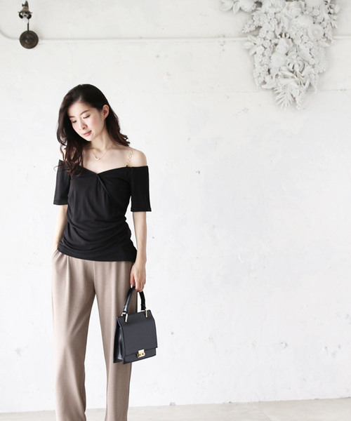 cawaii（カワイイ）の「サークルストラップのオフショルダートップス（Tシャツ/カットソー・レディース・ブラック・FREE）」の5枚目の写真