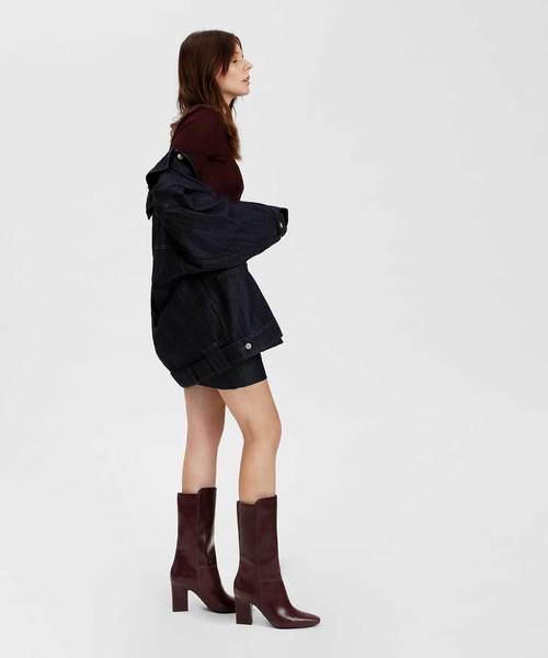 CHARLES & KEITH(チャールズ & キース)の「テパードヒールカフブーツ / TAPERED HEEL CALF BOOTS(ブーツ・レディース・ブラック/バーガンディー・22.5cm/23cm/23.5cm/24.5cm/25cm/25.5cm)」の3枚目の写真