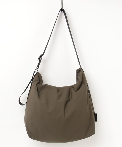 Un coeur（アンクール）の「【Un coeur/アンクール】DIC shoulder  141131（ショルダーバッグ・メンズ・ブラック/ベージュ/ネイビー/カーキ・FREE）」の3枚目の写真