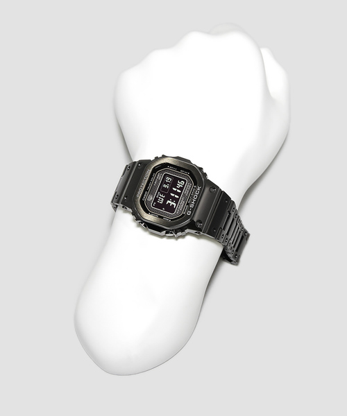 G-SHOCK（ジーショック）の「フルメタル / スマートフォンリンク&電波ソーラー / GMW-B5000GD-1JF（デジタル腕時計・メンズ・ブラック・FREE）」の6枚目の写真
