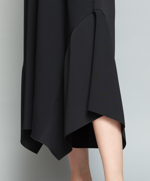 qualite(カリテ)の「キャミオールインワン(ワンピース・レディース・ブラック/ベージュ・38/36)」の7枚目の写真