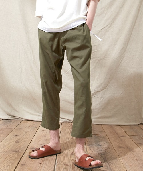 EMMA CLOTHES（エマクローズ）の「LINEN×COTTONストレッチタックアンクルワイドパンツ（その他パンツ・メンズ・ブラック/ベージュ/ネイビー/ライトオリーブ/グレー系その他/チェック・S/M/L）」の5枚目の写真