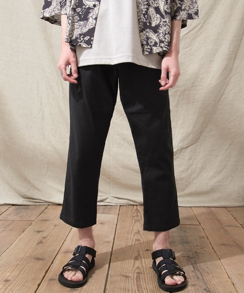 EMMA CLOTHES（エマクローズ）の「LINEN×COTTONストレッチタックアンクルワイドパンツ（その他パンツ・メンズ・ブラック/ベージュ/ネイビー/ライトオリーブ/グレー系その他/チェック・S/M/L）」の2枚目の写真