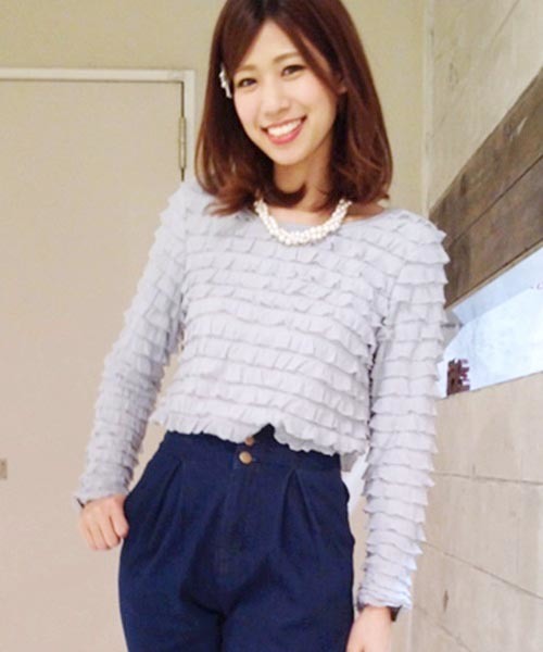 Chico（チコ）の「フリフリロンT（Tシャツ/カットソー・レディース・ホワイト/グレー/ライトグリーン/ネイビー・FREE）」の2枚目の写真