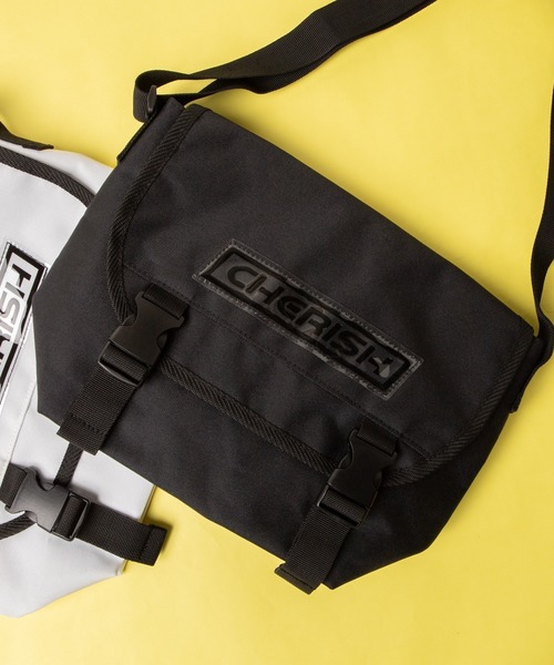 WEGO(ウィゴー)の「WEGO/クリアロゴフラップショルダーバッグ(ショルダーバッグ・レディース・ホワイト/ブラック/パープル・FREE)」の1枚目の写真