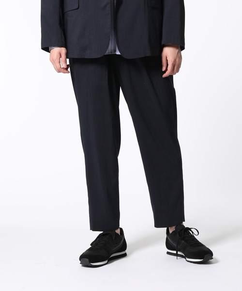 ADAM ET ROPE'（アダムエロペ）の「【Ramie blend】ワイドクロップドスラックス（スラックス・メンズ・ベージュ/ネイビー・S/M/L）」の2枚目の写真