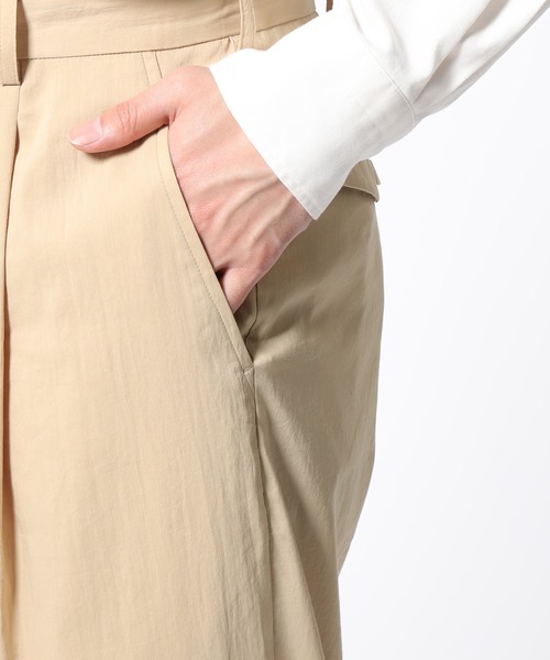 ADAM ET ROPE'（アダムエロペ）の「【Ramie blend】ワイドクロップドスラックス（スラックス・メンズ・ベージュ/ネイビー・S/M/L）」の3枚目の写真