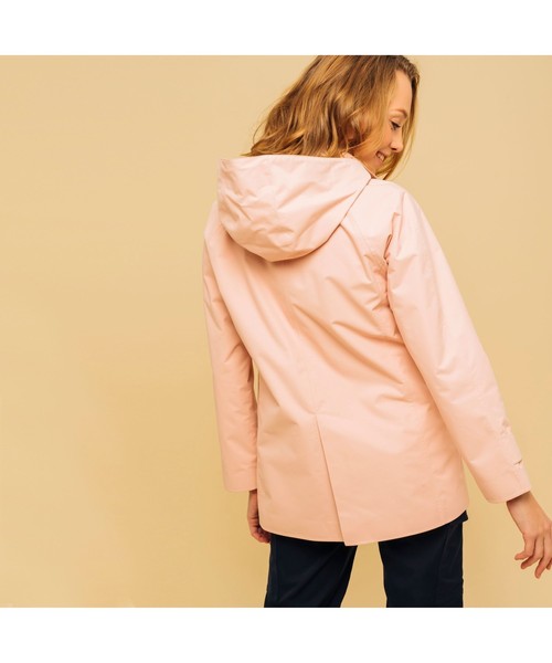 AIGLE（エーグル）の「透湿防水 ミスマノン コート（ステンカラーコート・レディース・ピンク/ベージュ・36/38/40）」の3枚目の写真