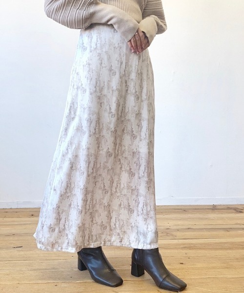 VANNIE U(ヴァニーユー)の「タイダイ柄ペイントスカート(スカート・レディース・ベージュ/コーラル・FREE)」の21枚目の写真