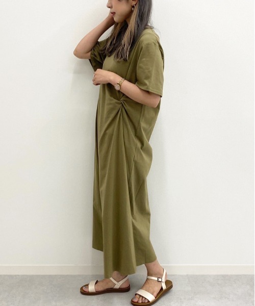 apres jour mignon(アプレジュールミニョン)の「タックデザインカットワンピース【ZOZOTOWN限定アイテム】(ワンピース・レディース・カーキ/その他/ブルー系その他・フリー)」の7枚目の写真
