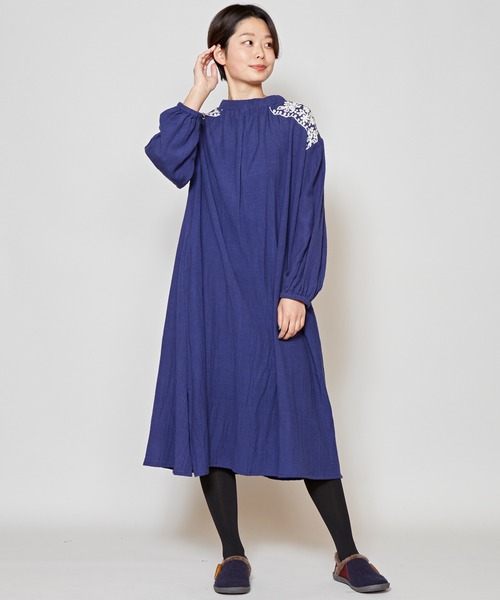 チャイハネ セール ワンピース 花刺繍麻混ワンピース ワンピース チャイハネ チャイハネ のファッション