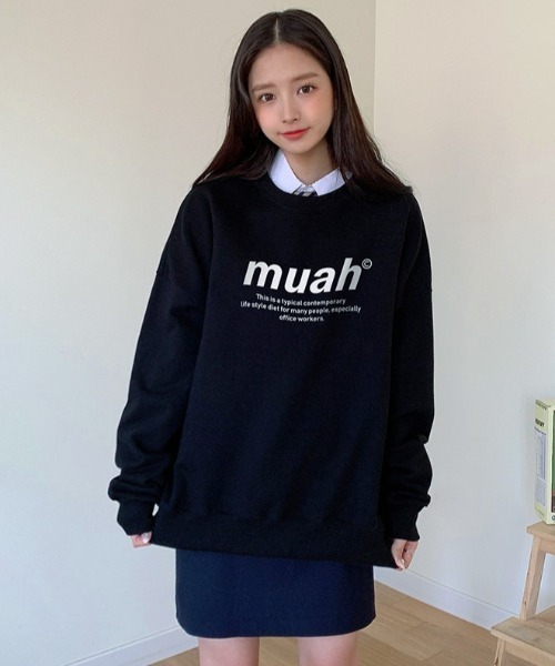 muahmuah(ムーアムーア)の「A'GEM/9 × .kom『muah muah/ムーアムーア』MUAH SIGNATURE GRAPHIC MTM/シグネチャー グラフィック MTM スウェットシャツ トレーナー(スウェット・レディース・ライトグレー/グレー/インディゴブルー/ブラック/アイボリー/ベージュ/カーキ・FREE)」の14枚目の写真