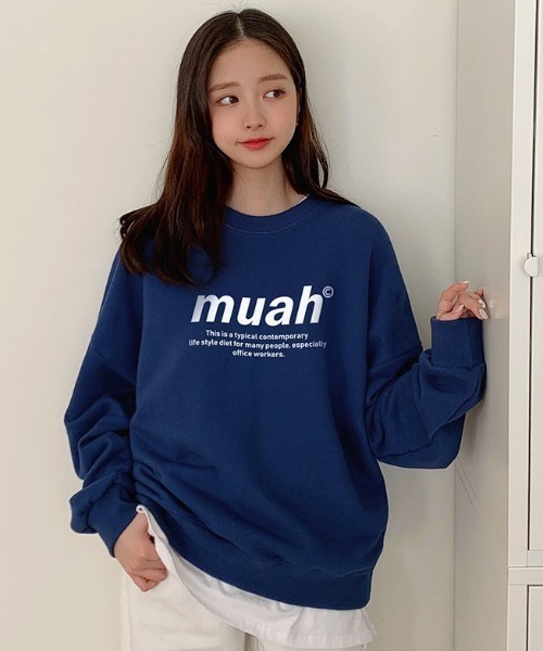 muahmuah(ムーアムーア)の「A'GEM/9 × .kom『muah muah/ムーアムーア』MUAH SIGNATURE GRAPHIC MTM/シグネチャー グラフィック MTM スウェットシャツ トレーナー(スウェット・レディース・ライトグレー/グレー/インディゴブルー/ブラック/アイボリー/ベージュ/カーキ・FREE)」の22枚目の写真