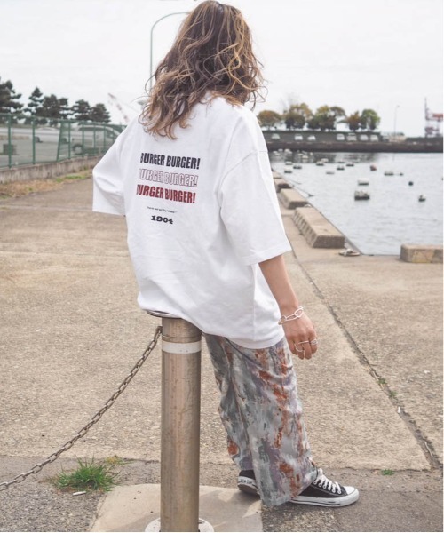 HWG_5（エイチダブルゴー）の「HWG_5オリジナルビッグシルエットプリントTシャツ - BURGER -（Tシャツ/カットソー・レディース・ホワイト/ブラック/ホワイト系その他/ブラック系その他・FREE）」の22枚目の写真