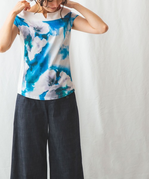 NARACAMICIE(ナラカミーチェ)の「水彩風フラワーカットソーコンビプルオーバー(シャツ/ブラウス・レディース・ブルー/グリーン・LARGE/MEDIUM/SMALL)」の2枚目の写真