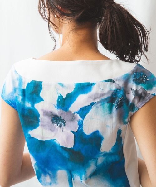 NARACAMICIE(ナラカミーチェ)の「水彩風フラワーカットソーコンビプルオーバー(シャツ/ブラウス・レディース・ブルー/グリーン・LARGE/MEDIUM/SMALL)」の9枚目の写真