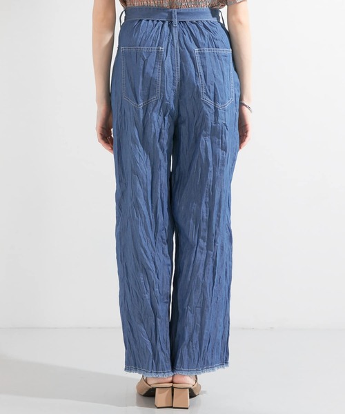 KBF（ケイビーエフ）の「クリンクルデニムパンツ（デニムパンツ・レディース・ブルー/ワンウォッシュ・ONE）」の9枚目の写真