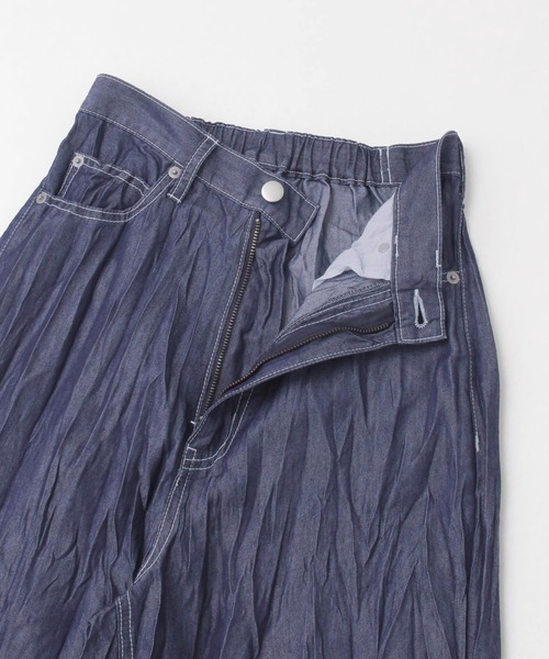KBF（ケイビーエフ）の「クリンクルデニムパンツ（デニムパンツ・レディース・ブルー/ワンウォッシュ・ONE）」の13枚目の写真