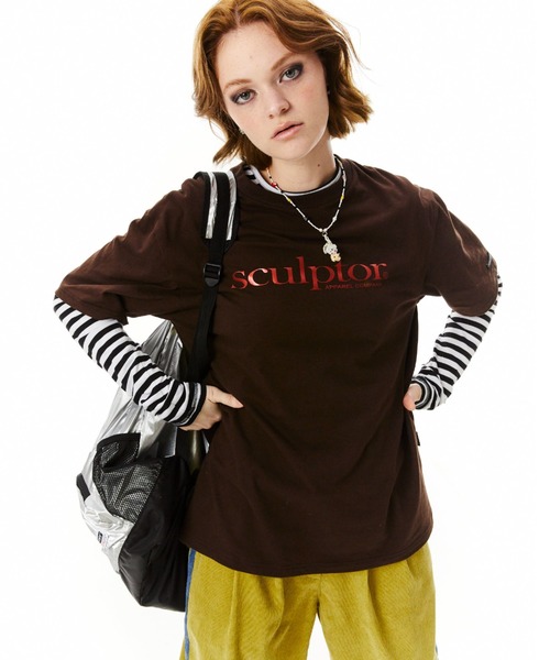 SCULPTOR（スカルプター）の「METALLIC SERIF LOGO TEE