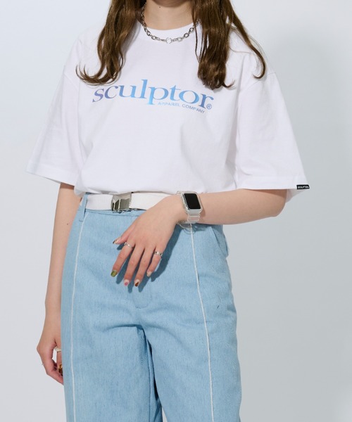 SCULPTOR（スカルプター）の「METALLIC SERIF LOGO TEE/メタリックセリフロゴTシャツ（Tシャツ/カットソー・レディース・ホワイト/ブラック/インディゴブルー/ダークブラウン・SMALL/MEDIUM/LARGE/X-LARGE）」の7枚目の写真