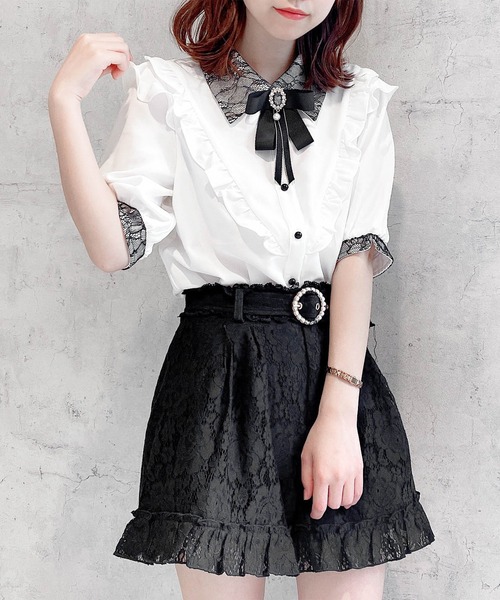 ROJITA(ロジータ)の「ブローチ付き衿レースブラウス(シャツ/ブラウス・レディース・ブラック/ホワイト/ピンク・FREE)」の2枚目の写真