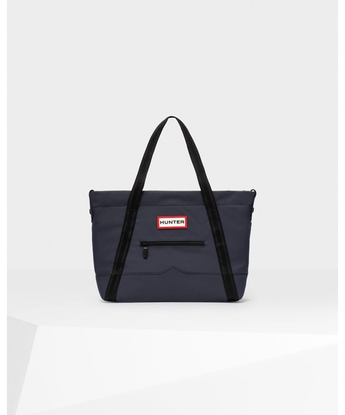 HUNTER(ハンター)の「NYLON TOPCLIP TOTE MIDI(トートバッグ・レディース・ブラック/ネイビー/ダークオリーブ/ピンク/ブラック系その他・FREE)」の4枚目の写真