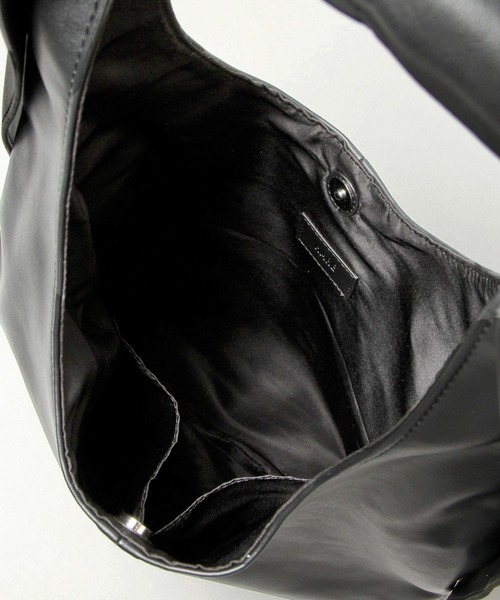 HARE（ハレ）の「シンセティックレザーショッパートートバッグ(HARE)（トートバッグ・レディース・ブラック/ブラック×ホワイト/シルバー/グレー/ボルドー・FREE）」の19枚目の写真