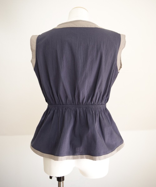 UNFIELD（アンフィールド）の「【UNFIELD】配色サッカー切替ペプラムブラウス（シャツ/ブラウス・レディース・ネイビー/ミント・FREE）」の4枚目の写真