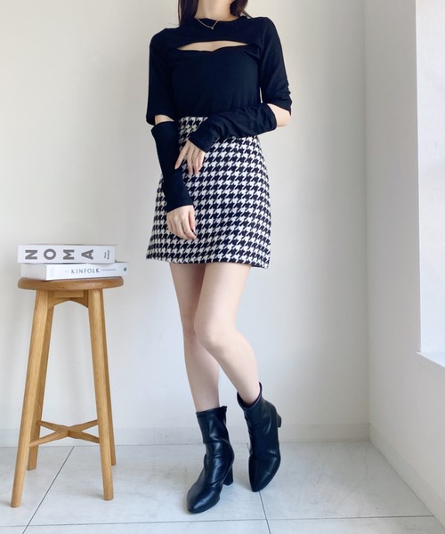 Loueme(ルエム)の「カッティングリブトップス(Tシャツ/カットソー・レディース・ホワイト/ブラック/ブラウン・FREE)」の16枚目の写真