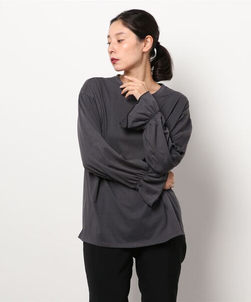 Samansa Mos2 blue(サマンサモスモスブルー)の「キャンディースリーブプルオーバー(Tシャツ/カットソー・レディース・オフホワイト/チャコール/ベージュ・フリ-)」の3枚目の写真