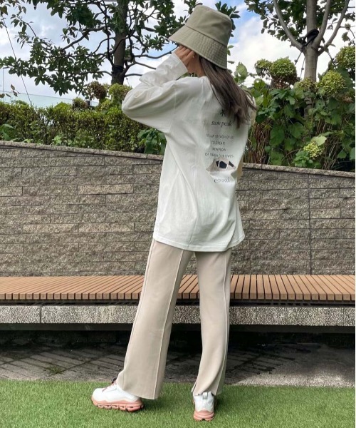 emmi(エミ)の「【emmi atelier】インサイドスリットポンチパンツ(その他パンツ・レディース・ベージュ/パープル/ブラック・0/1)」の9枚目の写真