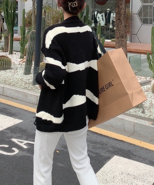 Diosfront（ディオスフロント）の「Vネック配色カーディガン（カーディガン/ボレロ・レディース・ホワイト/ブラック/グレー/ベージュ・FREE）」の11枚目の写真