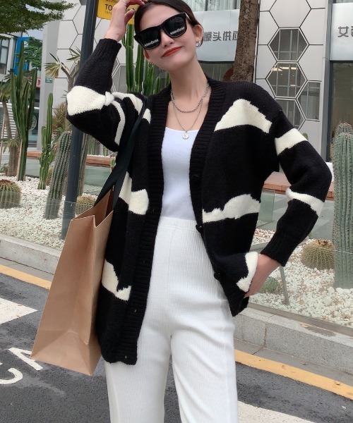 Diosfront（ディオスフロント）の「Vネック配色カーディガン（カーディガン/ボレロ・レディース・ホワイト/ブラック/グレー/ベージュ・FREE）」の12枚目の写真