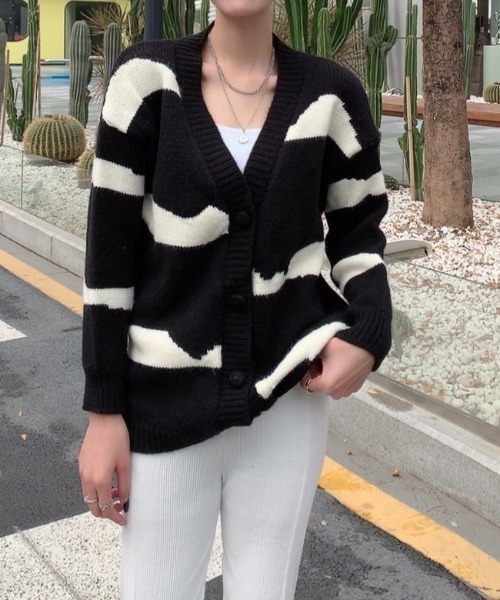 Diosfront（ディオスフロント）の「Vネック配色カーディガン（カーディガン/ボレロ・レディース・ホワイト/ブラック/グレー/ベージュ・FREE）」の14枚目の写真