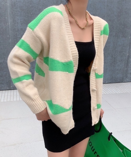 Diosfront（ディオスフロント）の「Vネック配色カーディガン（カーディガン/ボレロ・レディース・ホワイト/ブラック/グレー/ベージュ・FREE）」の20枚目の写真