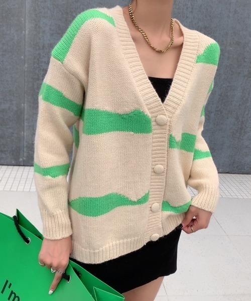 Diosfront（ディオスフロント）の「Vネック配色カーディガン（カーディガン/ボレロ・レディース・ホワイト/ブラック/グレー/ベージュ・FREE）」の21枚目の写真