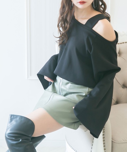 Newlyme（ニューリーミー）の「ワイドスリーブワンショルチュニックトップス（Tシャツ/カットソー・レディース・ブラック/ブラウン/ボルドー/パープル/アイボリー/ブルーグレー・MEDIUM/XX-LARGE/X-LARGE/LARGE）」の3枚目の写真
