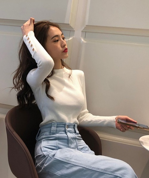 Ulysses（ユリシス）の「袖ボタン付きリブニット（ニット/セーター・レディース・ブラック/ホワイト/レッド/ベージュ/ブルー/ピンク・F）」の9枚目の写真