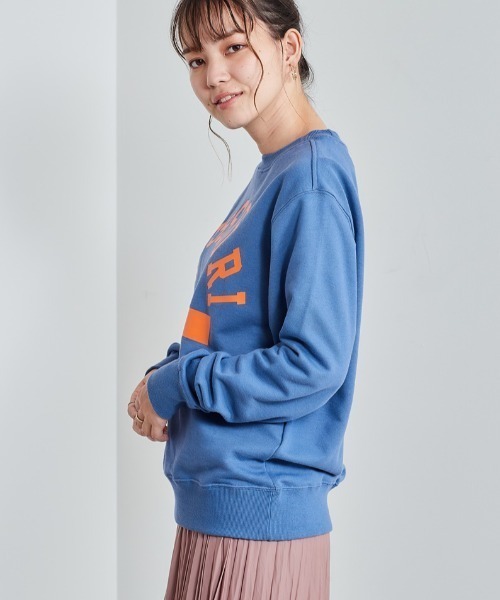Champion(チャンピオン)の「【Champion】チャンピオン カレッジプリント クルーネックスウェット B(スウェット・レディース・ブルー/レッド・M)」の4枚目の写真