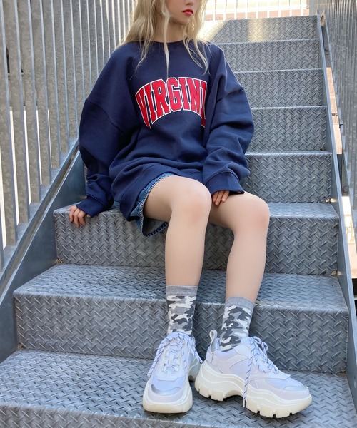 Figments（フィグメンツ）の「VIRGINIAスウェット（スウェット・レディース・ライトグレー/ネイビー・FREE）」の3枚目の写真