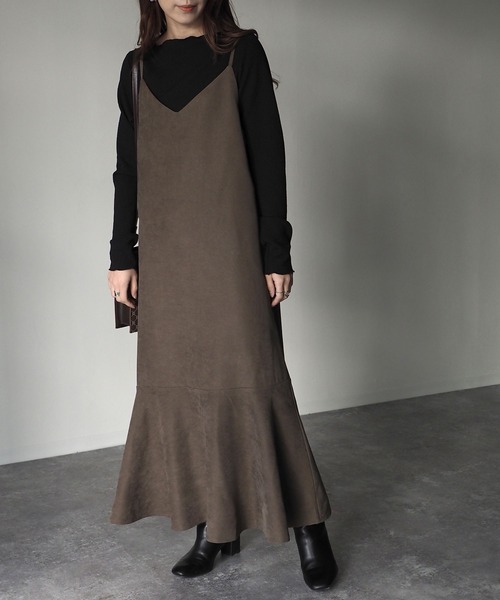 Riberry（リベリー）の「裾切替マーメイドキャミワンピース（ワンピース・レディース・ベージュ/ネイビー/ブラウン・MEDIUM）」の2枚目の写真