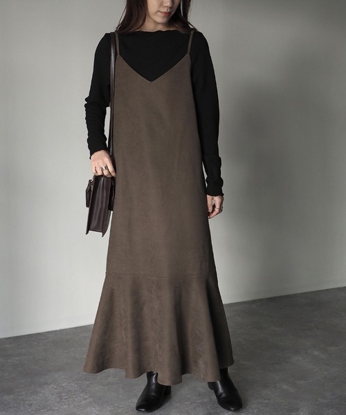 Riberry（リベリー）の「裾切替マーメイドキャミワンピース（ワンピース・レディース・ベージュ/ネイビー/ブラウン・MEDIUM）」の13枚目の写真