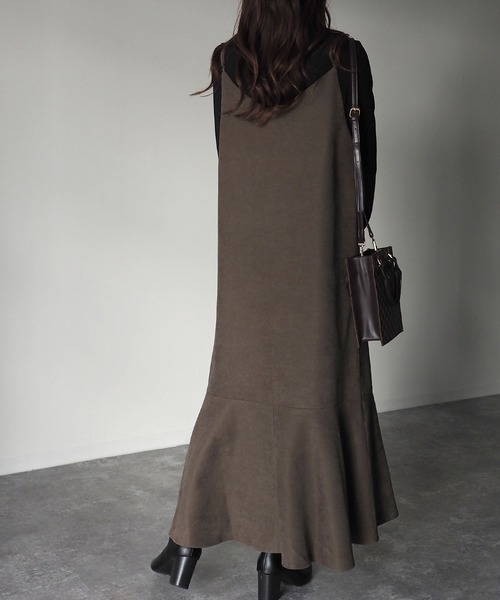 Riberry（リベリー）の「裾切替マーメイドキャミワンピース（ワンピース・レディース・ベージュ/ネイビー/ブラウン・MEDIUM）」の17枚目の写真