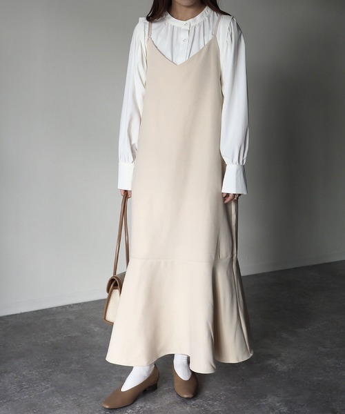 Riberry（リベリー）の「裾切替マーメイドキャミワンピース（ワンピース・レディース・ベージュ/ネイビー/ブラウン・MEDIUM）」の18枚目の写真