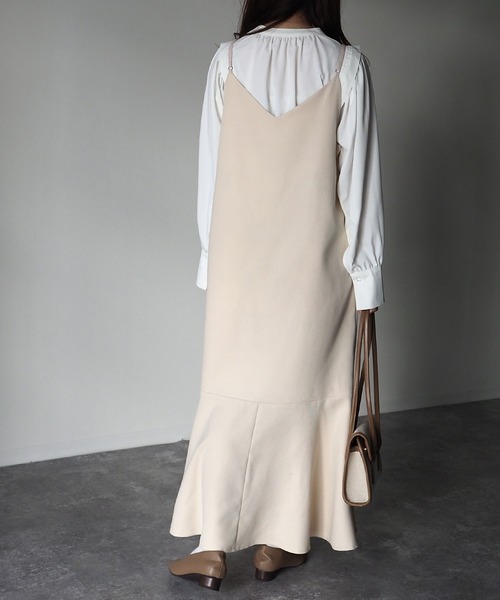 Riberry（リベリー）の「裾切替マーメイドキャミワンピース（ワンピース・レディース・ベージュ/ネイビー/ブラウン・MEDIUM）」の22枚目の写真