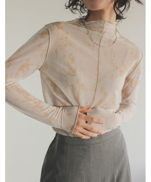 Re:EDIT（リエディ）の「[2023S/S COLLECTION]ニュアンス柄アウトーシームシアープリントトップス（その他トップス・レディース・ベージュ/グレー・MEDIUM）」の2枚目の写真