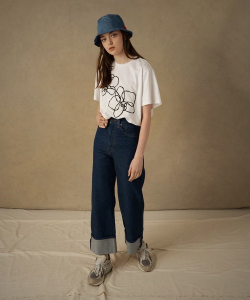 Levi's（リーバイス）の「Levi's(R) RED JET Tシャツ FLOWER WHITE（Tシャツ/カットソー・レディース・マルチ・XS/S/M）」の3枚目の写真