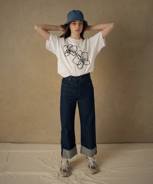 Levi's（リーバイス）の「Levi's(R) RED JET Tシャツ FLOWER WHITE（Tシャツ/カットソー・レディース・マルチ・XS/S/M）」の6枚目の写真